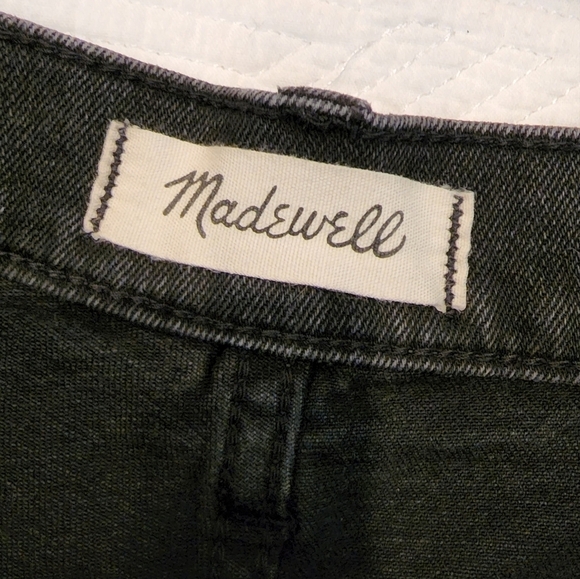 Madewell High-Rise Denim Shorts in Lunar Wash - Picture 5 of 16